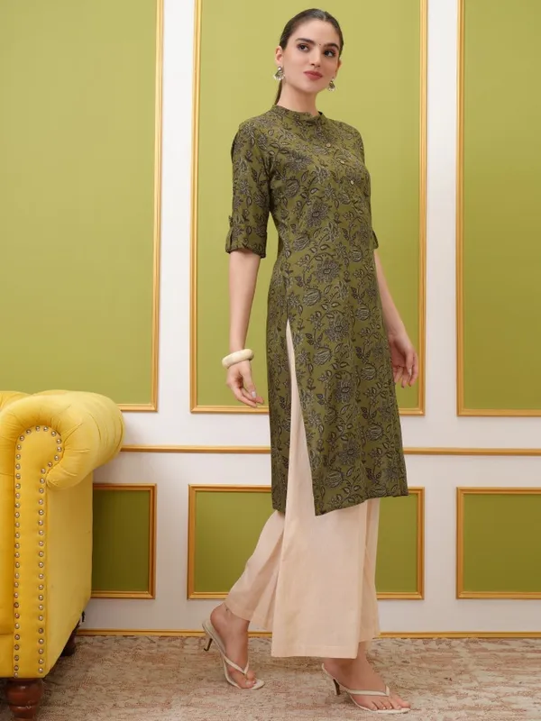  Vishudh Women Mustard Printed Straight Kurtas