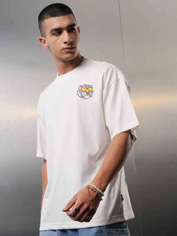 Highlander Men White Printed Round Neck Oversized Fit T-Shirt