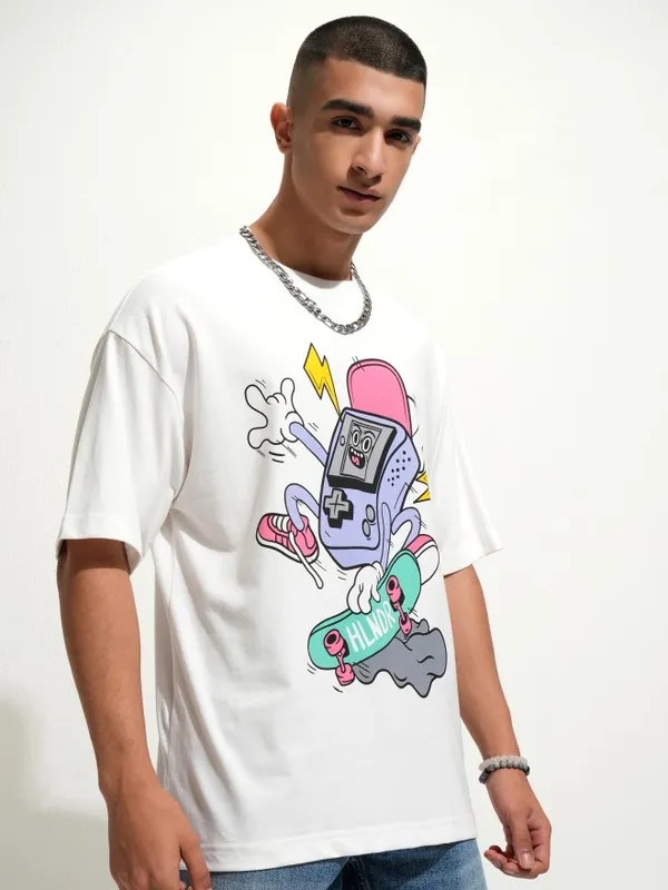 Highlander Men White Printed Round Neck Oversized Fit T-Shirt