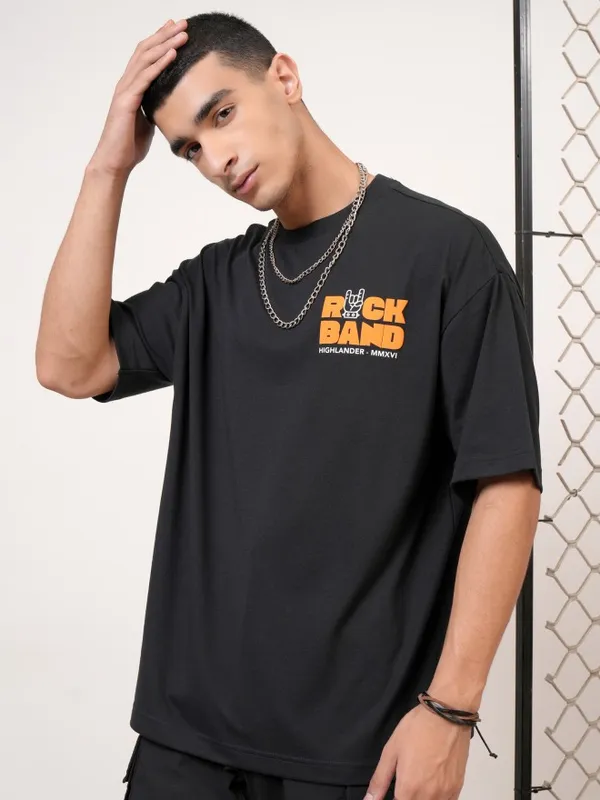 Highlander Men Black Printed Round Neck Oversized Fit T-Shirt