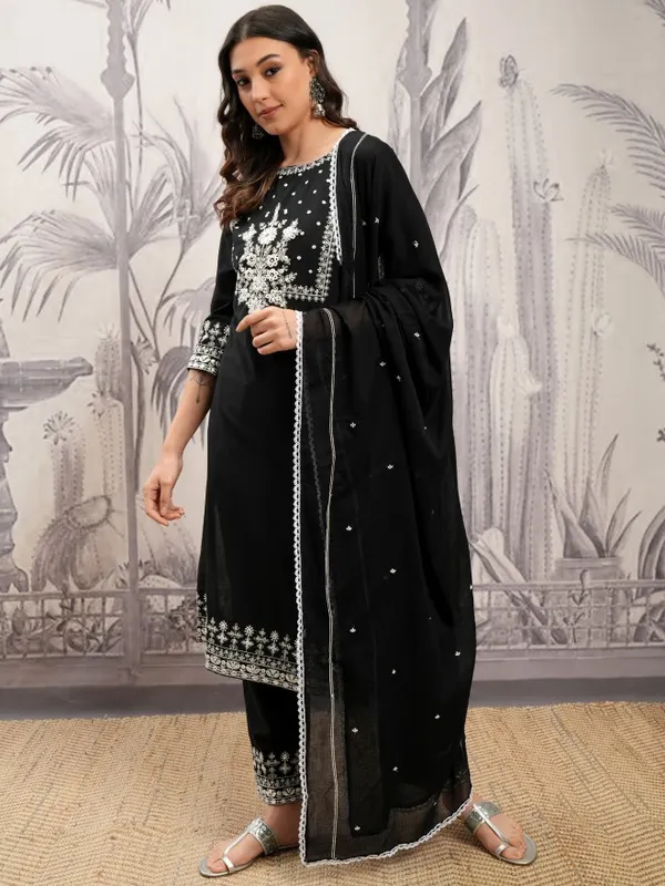 Vishudh Women Black Embroidered Kurta With Trouser And Dupatta
