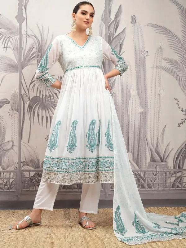 Women Kurta With Trousers & Dupatta