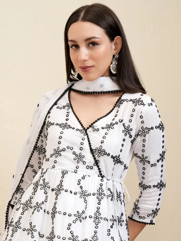 Women Kurta With Trousers & Dupatta