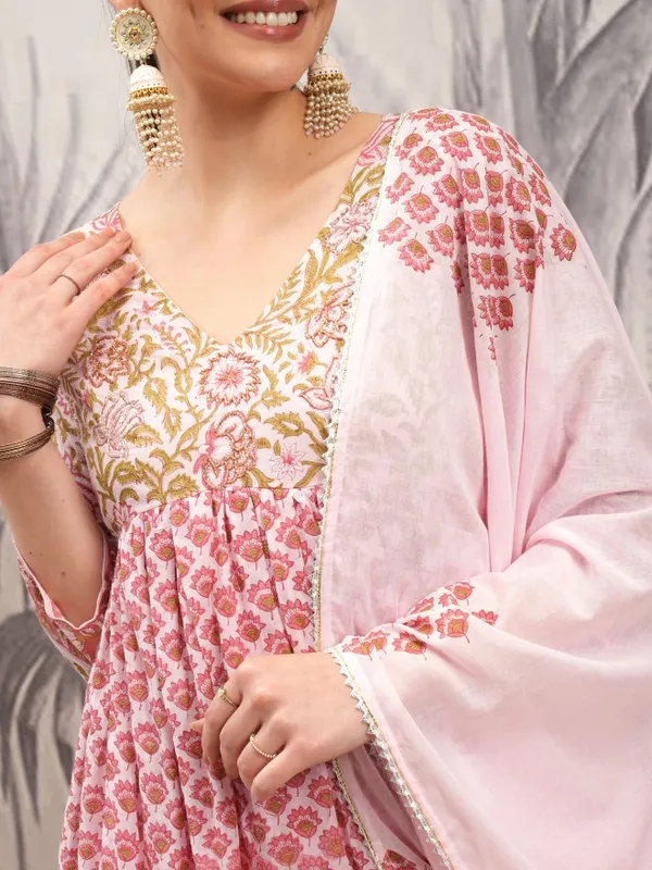 Vishudh Women Pink Printed Kurta With Trouser And Dupatta