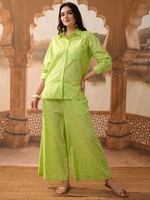 Vishudh Women Green Shirt With Trousers Co-Ords