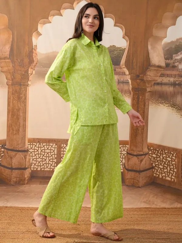 Vishudh Women Green Shirt With Trousers Co-Ords