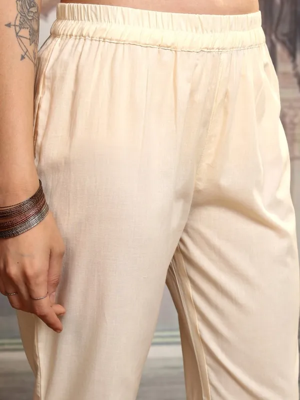 Women Kurta With Trousers