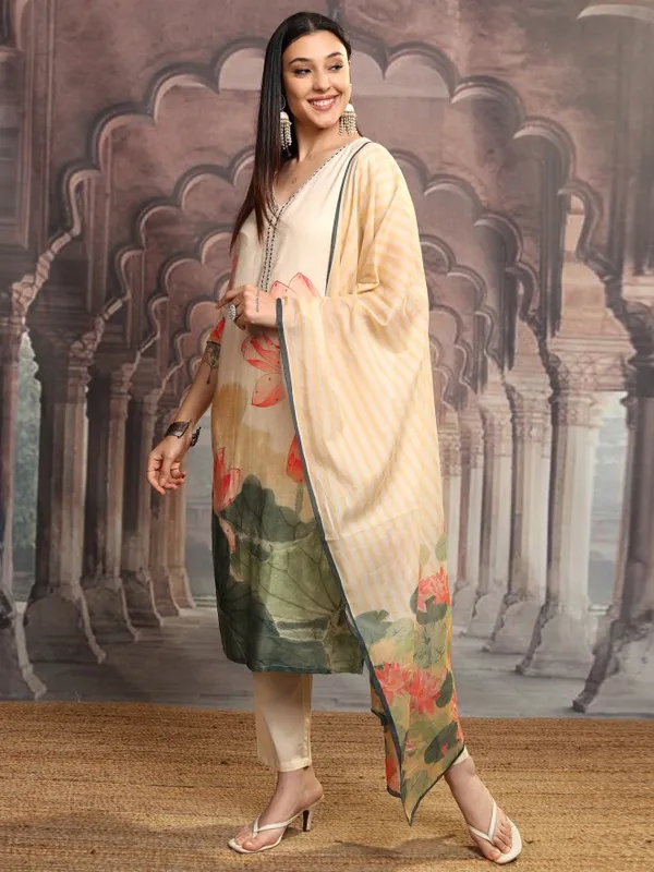 Vishudh Women Cream Printed Kurta With Trousers