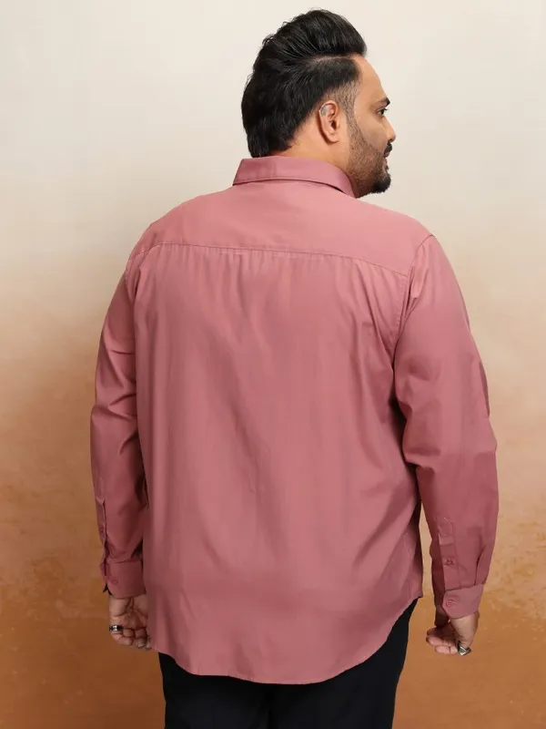 Xtra Ordinary By Highlander Men Peach Solid Regular Fit Casual Shirt