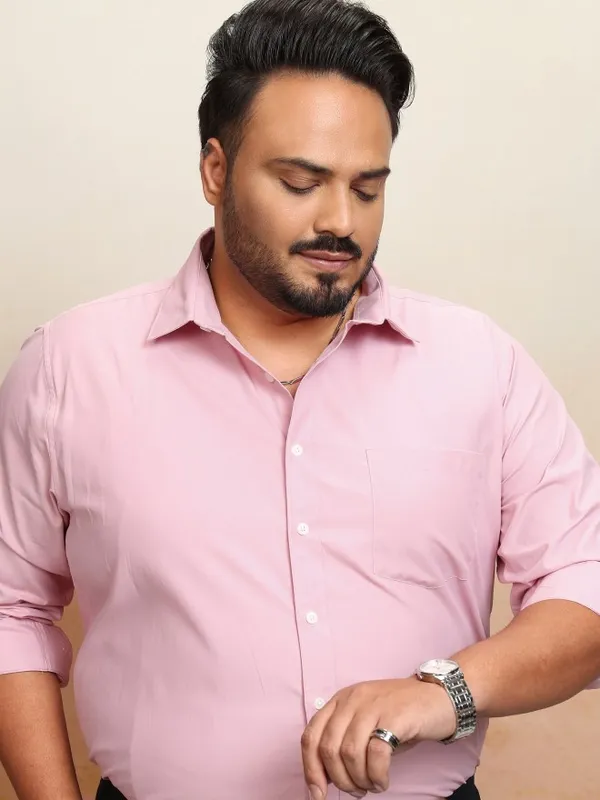 Xtra Ordinary By Highlander Men Mauve Solid Regular Fit Casual Shirt