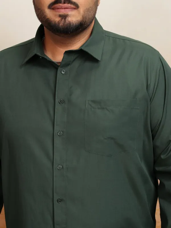 Xtra Ordinary By Highlander Men Green Solid Regular Fit Casual Shirt