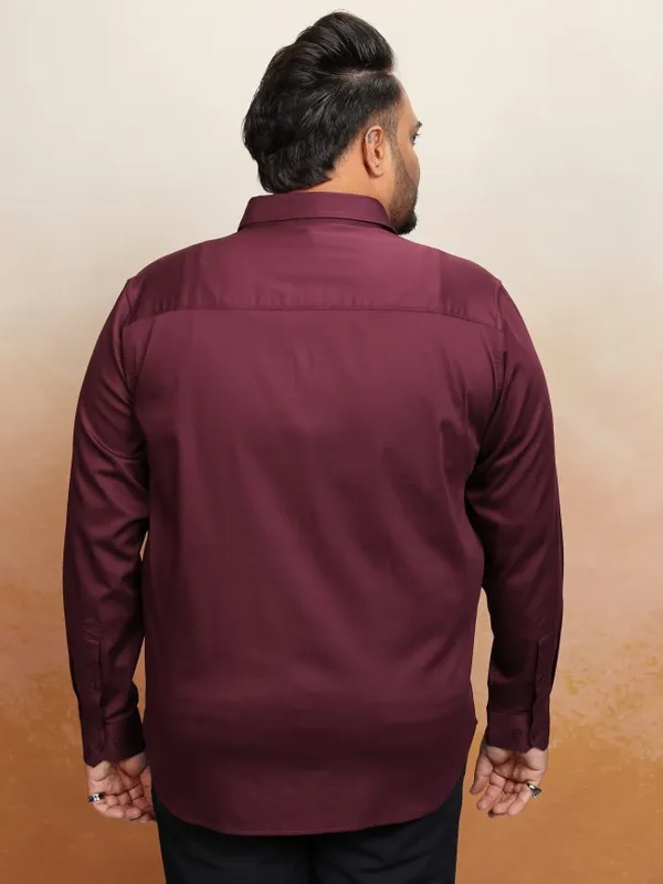 Xtra Ordinary By Highlander Men Burgundy Solid Regular Fit Casual Shirt