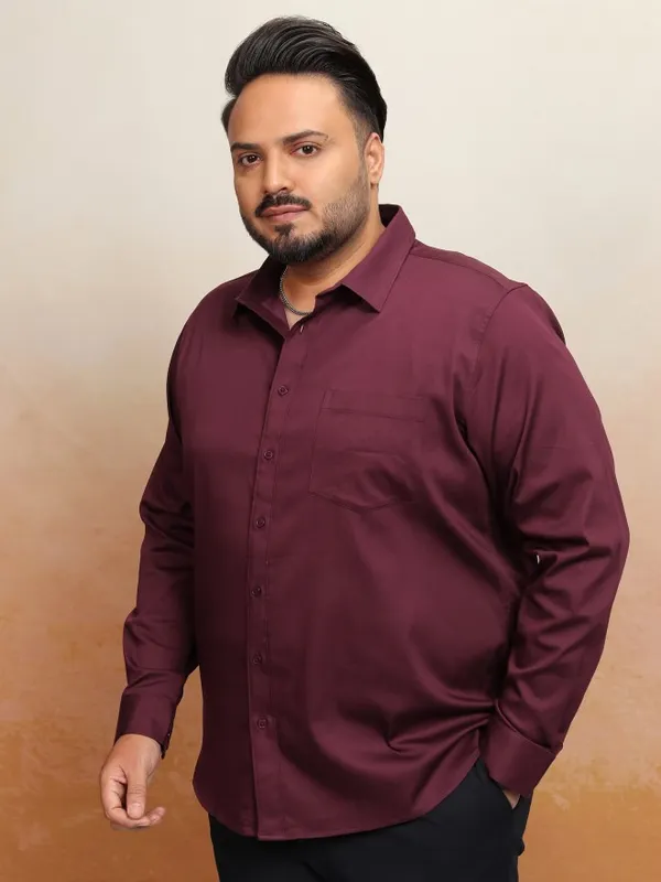 Xtra Ordinary By Highlander Men Burgundy Solid Regular Fit Casual Shirt