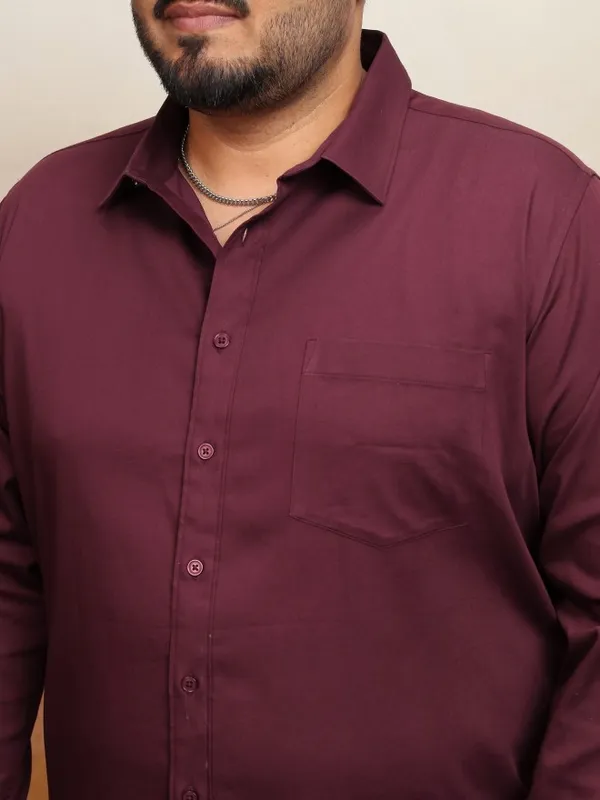 Xtra Ordinary By Highlander Men Burgundy Solid Regular Fit Casual Shirt
