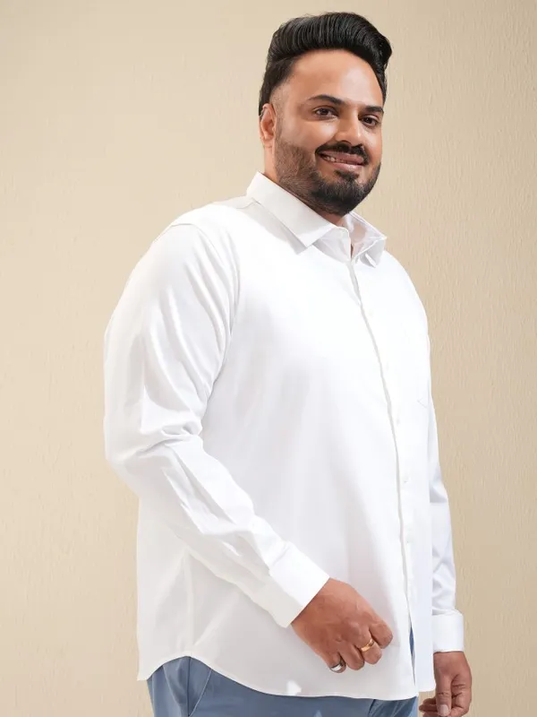 Xtra Ordinary By Highlander Men White Solid Regular Fit Casual Shirt