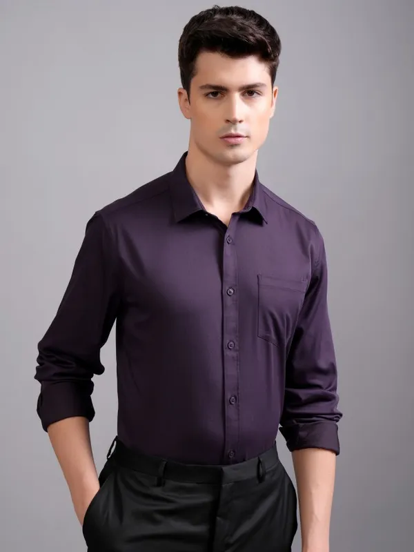 Highlander Men Purple Solid Slim Fit Casual Shirt