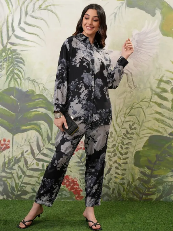 Vishudh Women Black Top With Trouser