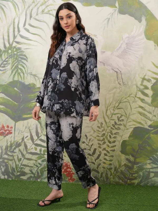 Vishudh Women Black Top With Trouser