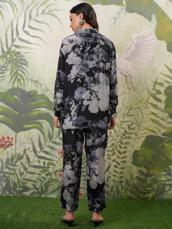 Vishudh Women Black Top With Trouser