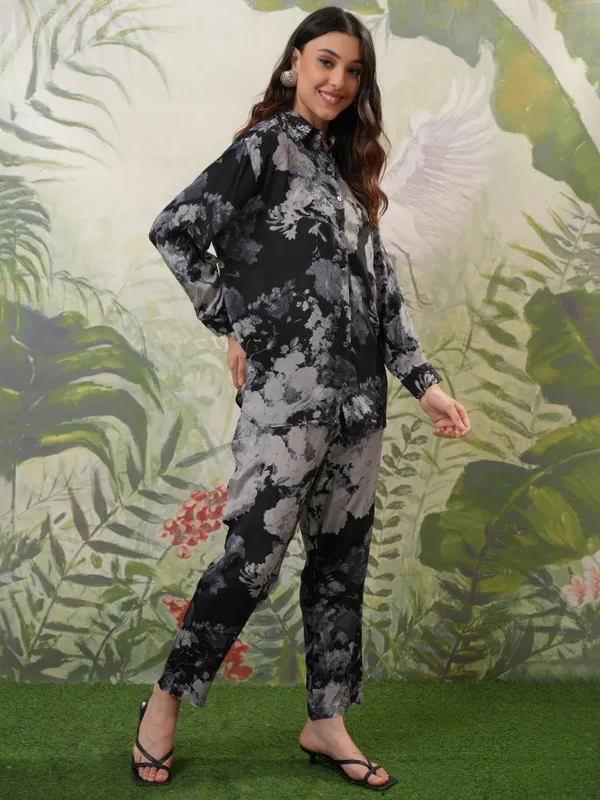 Vishudh Women Black Top With Trouser