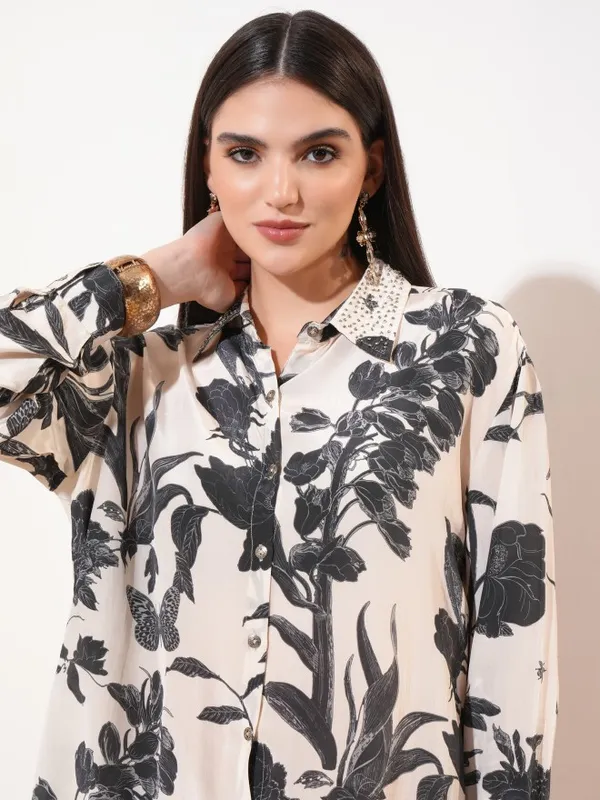 Vishudh Women Cream Top With Trousers Co-Ords