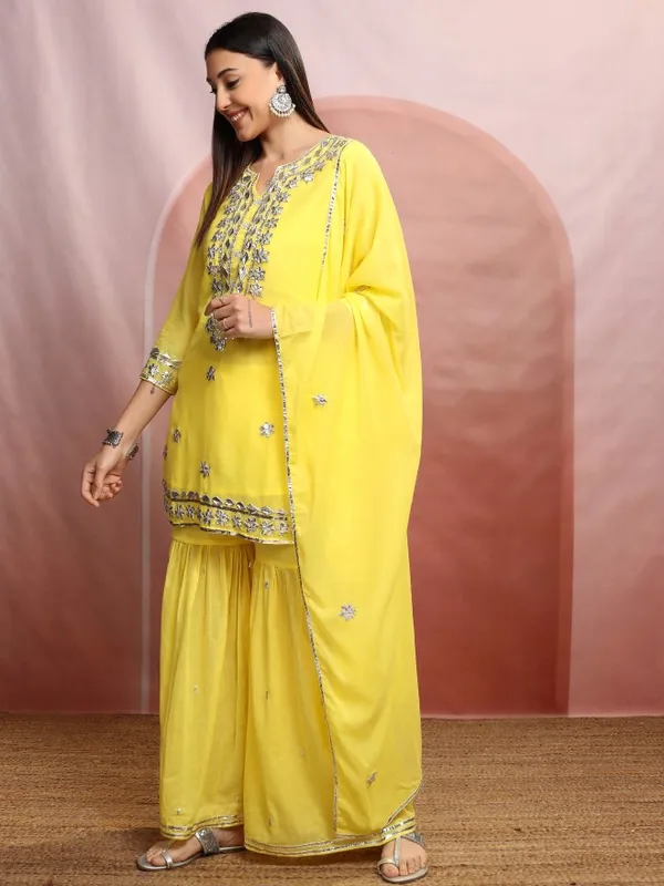 Women Kurta With Sharara & Dupatta
