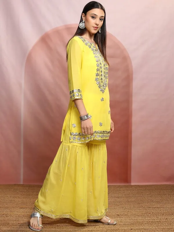 Women Kurta With Sharara & Dupatta