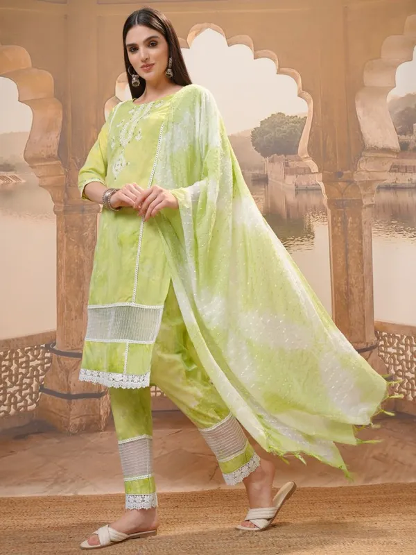 Vishudh Women Green Printed Kurta With Trousers & Dupatta
