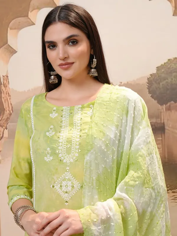 Vishudh Women Green Printed Kurta With Trousers & Dupatta