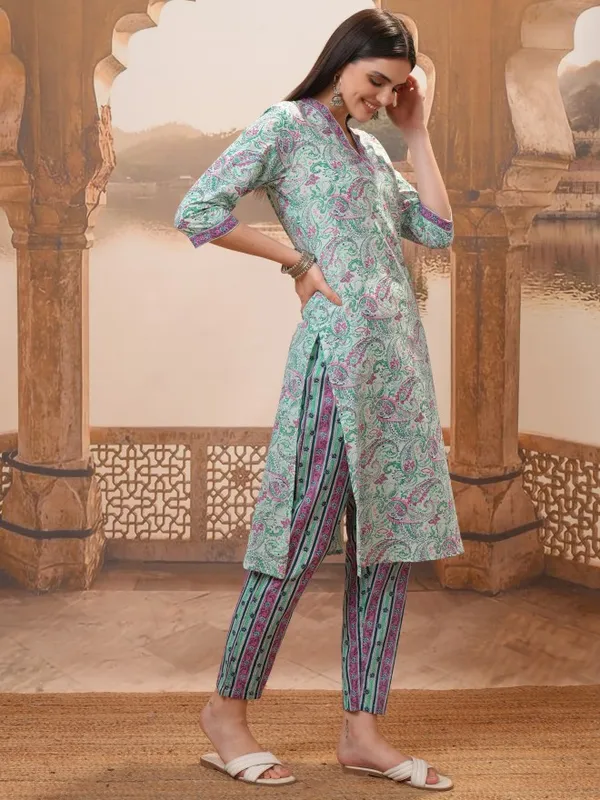 Vishudh Women Green Printed Kurta With Trousers & Dupatta