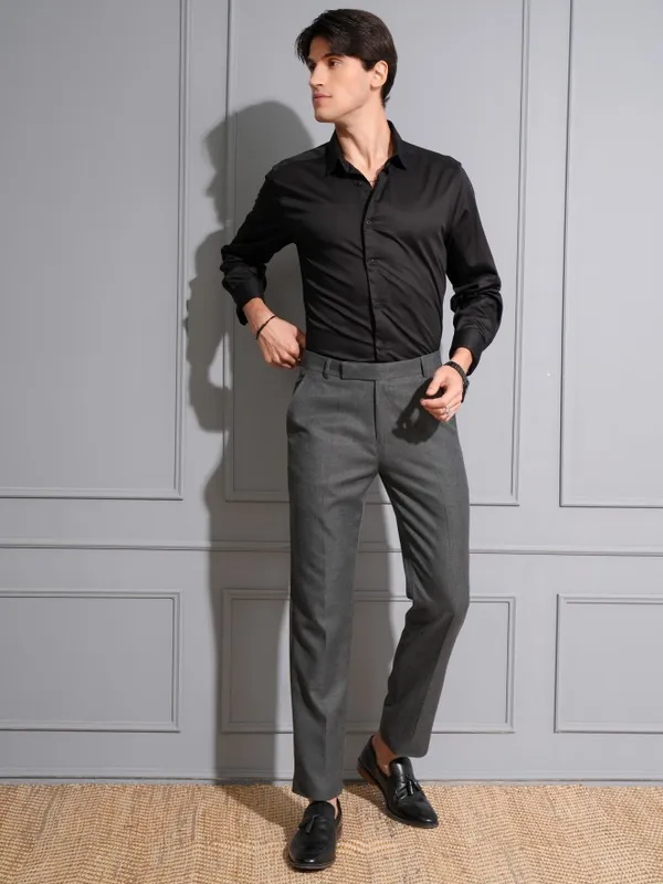 Locomotive Men Black Solid Slim Fit Casual Shirt