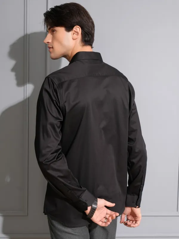 Locomotive Men Black Solid Slim Fit Casual Shirt
