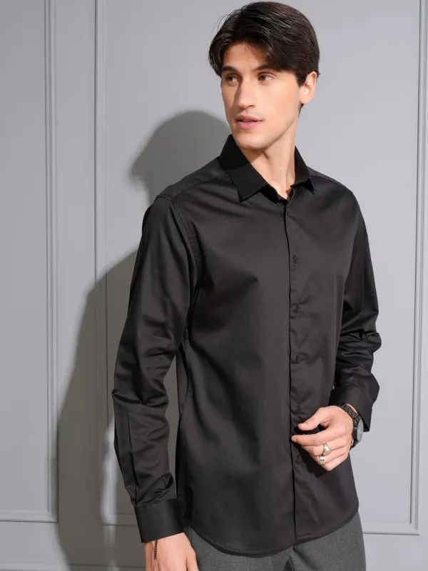 Locomotive Men Black Solid Slim Fit Casual Shirt