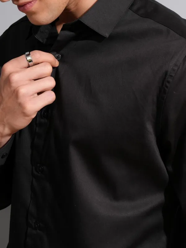 Locomotive Men Black Solid Slim Fit Casual Shirt