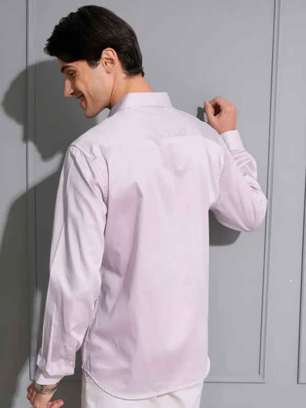Locomotive Men Mauve Solid Slim Fit Casual Shirt