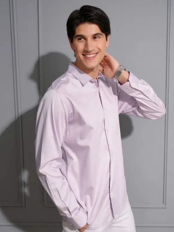 Locomotive Men Mauve Solid Slim Fit Casual Shirt