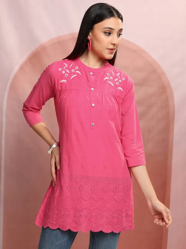Vishudh Women Pink Embroidered Tunic