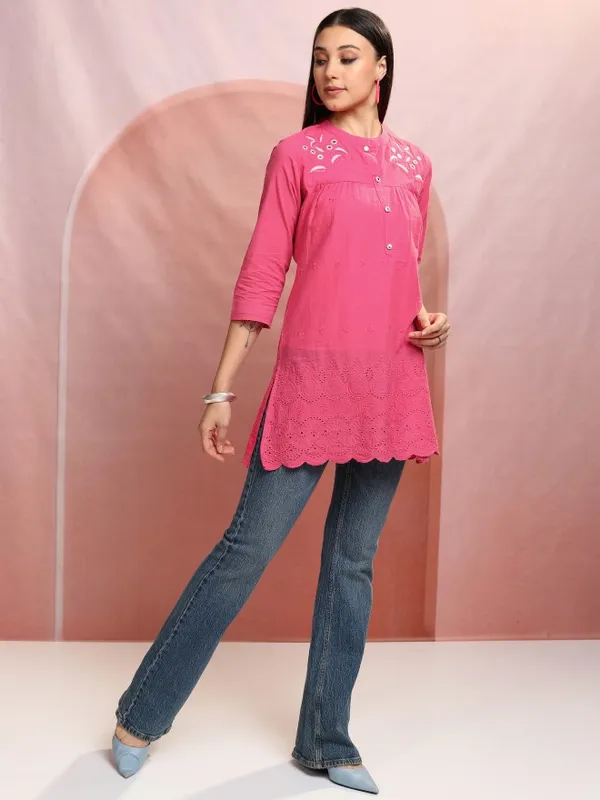 Vishudh Women Pink Embroidered Tunic