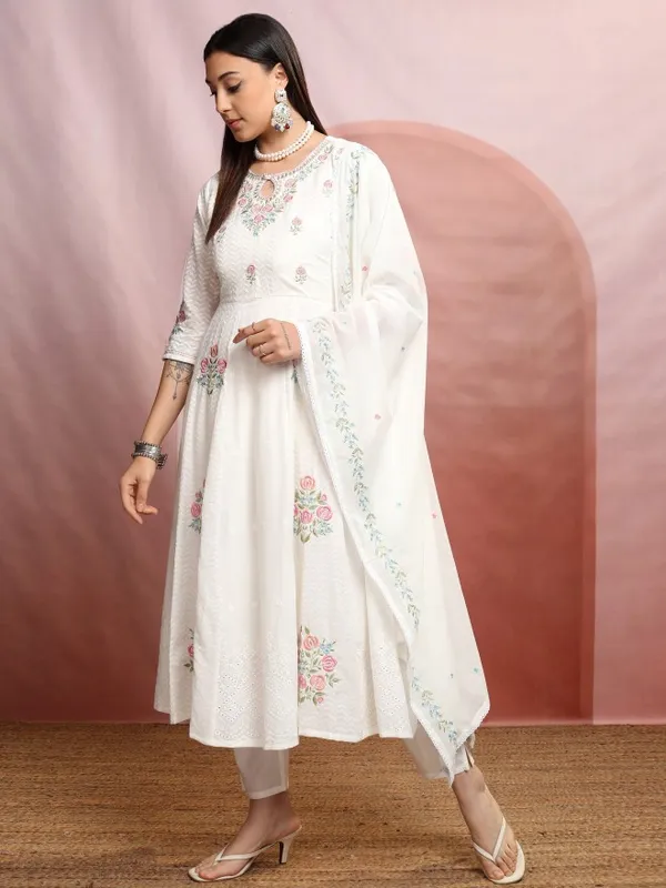 Women Kurta With Trousers & Dupatta