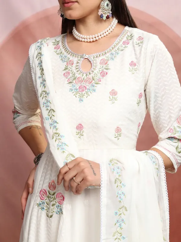 Women Kurta With Trousers & Dupatta