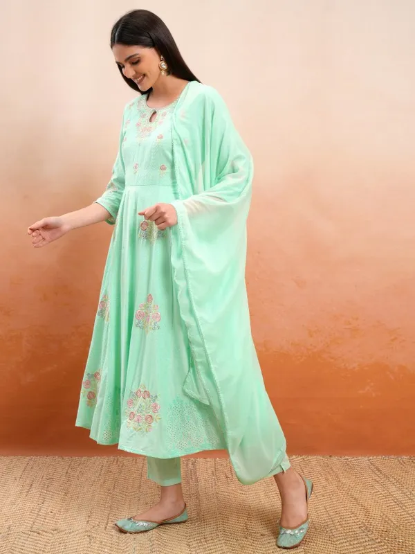 Vishudh Women Green Embroidered Kurta With Trousers And Dupatta