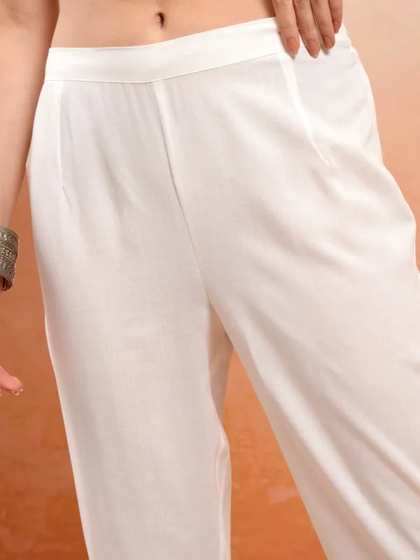 Vishudh Women Lavender Embroidered Kurta With Trouser And Dupatta