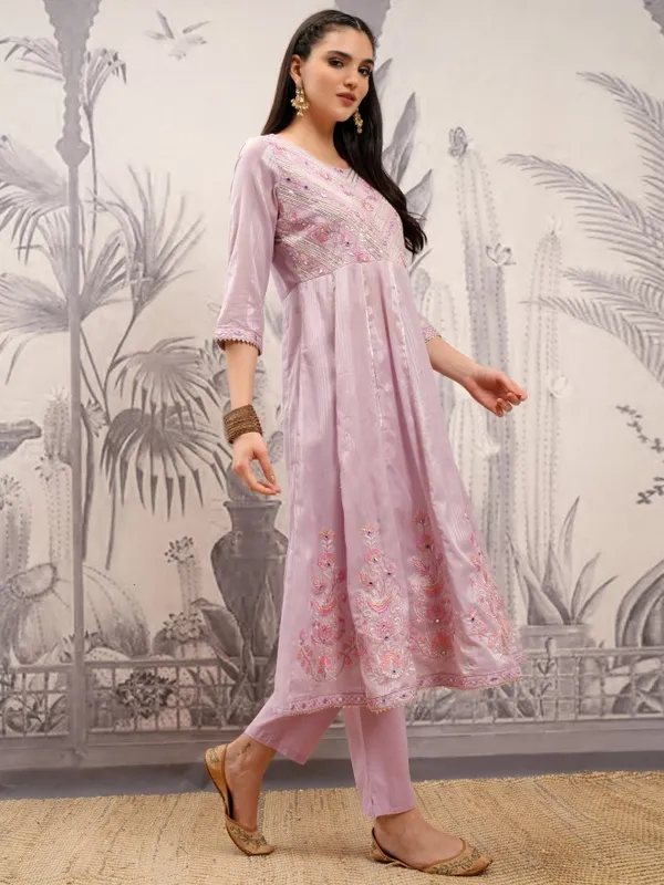 Vishudh Women Mauve Embroidered Kurta With Trouser And Dupatta