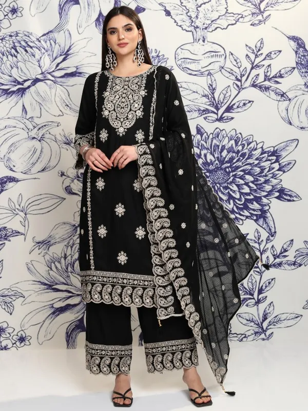 Women Kurta With Trousers & Dupatta