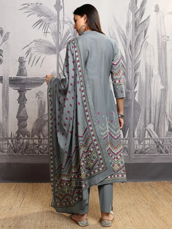 Women Kurta With Trousers & Dupatta