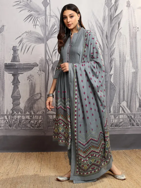 Women Kurta With Trousers & Dupatta