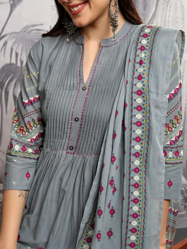 Women Kurta With Trousers & Dupatta