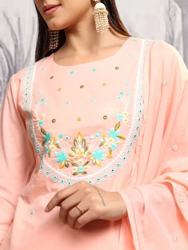 Women Kurta With Trousers & Dupatta