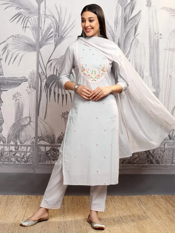 Women Kurta With Trousers & Dupatta