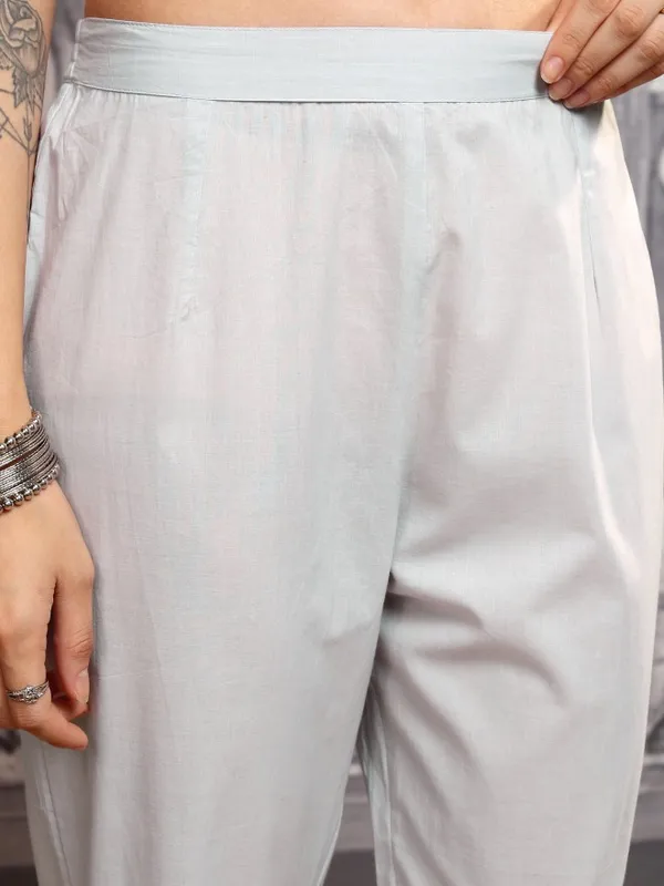Women Kurta With Trousers & Dupatta